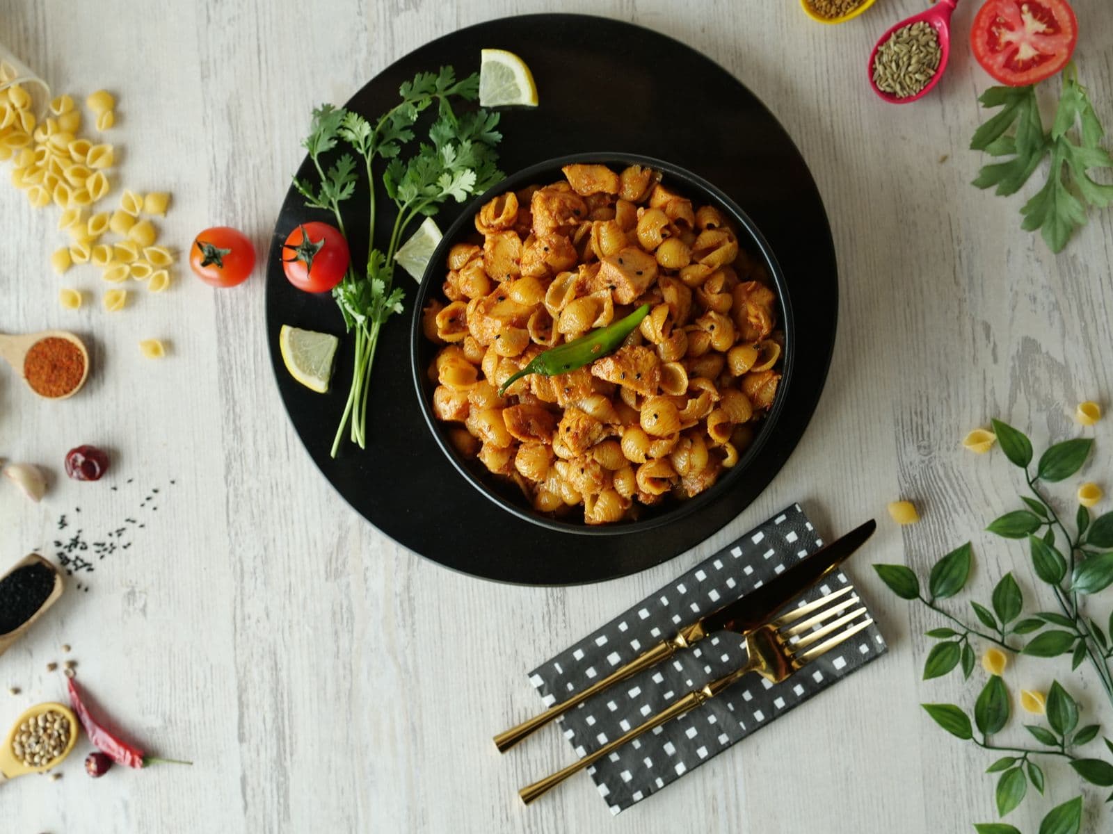 Tuna, tomato and chilli pasta
