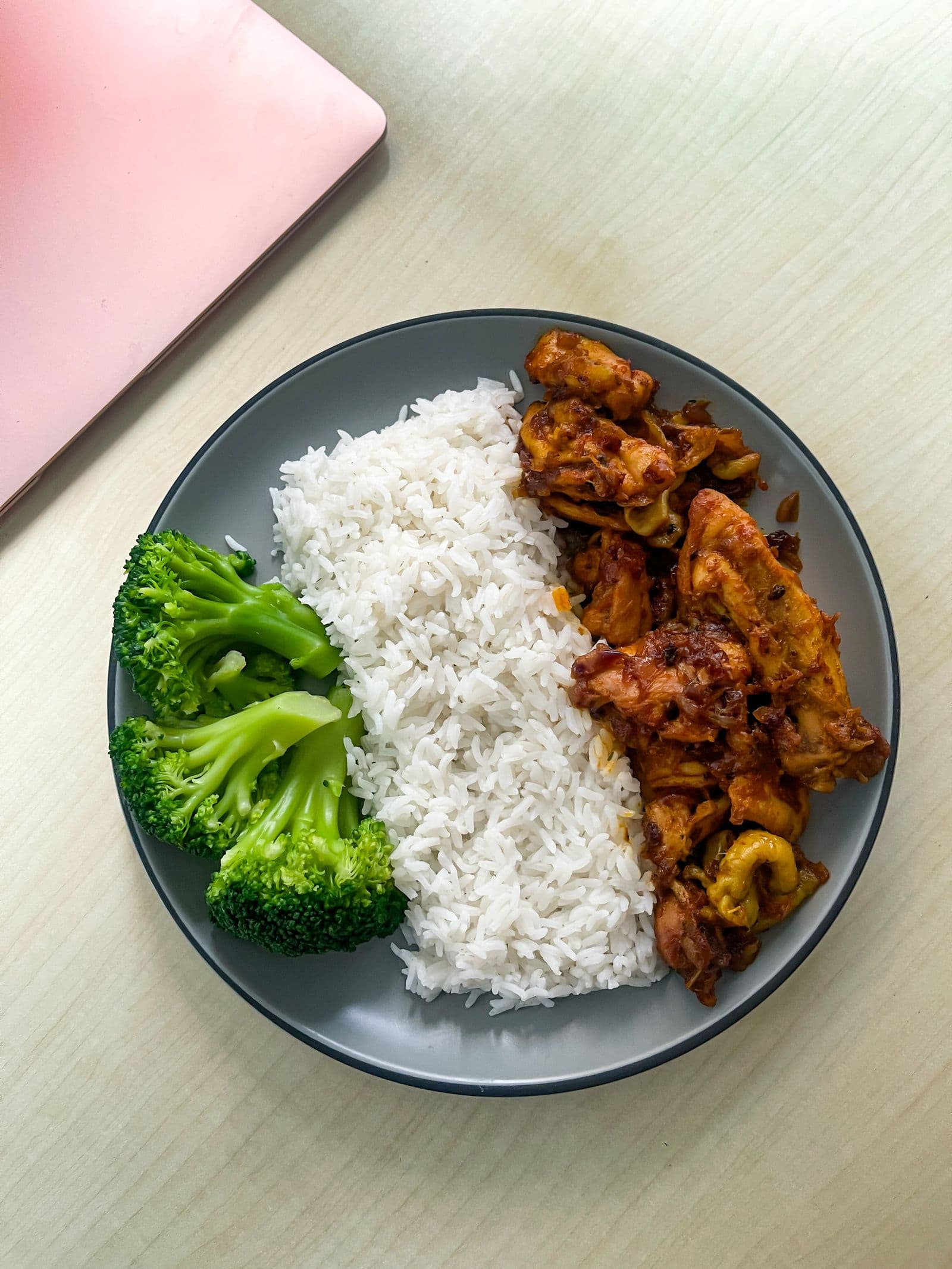 Soy and ginger chicken with broccoli and brown rice